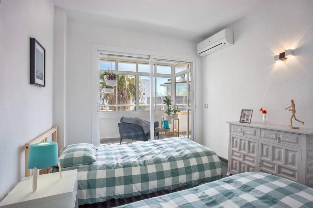 Puertosol 33 - 2 Bed Apartment, Beach Puerto Marina Benalmádena Eksteriør billede